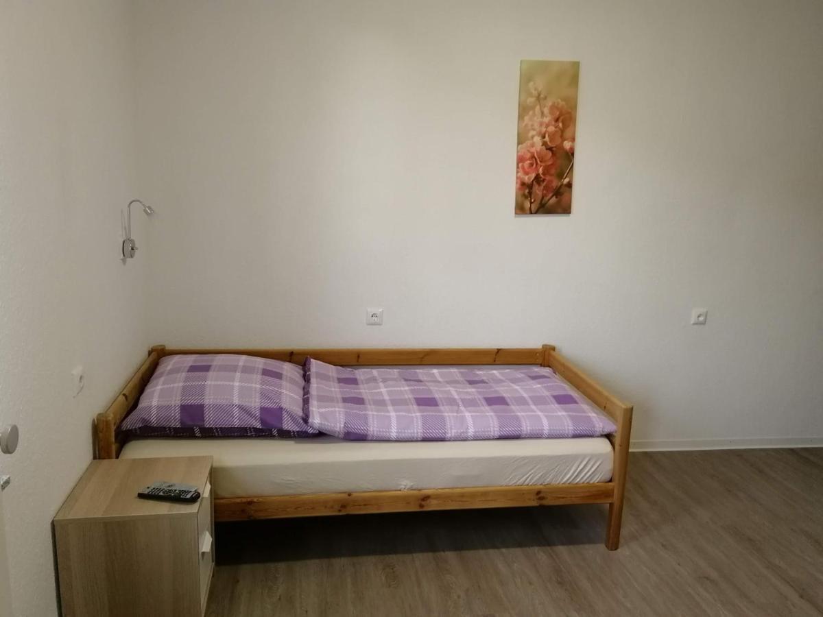 Haupthaus Moeblierte Zimmer Mit Eigenem Bad Uelzen Exterior foto